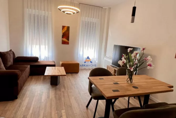 Shtepi me qera 2+1 ne Tirane - 800 Euro