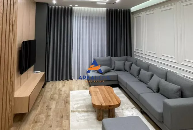 Shtepi me qera 2+1 ne Tirane - 1,700 Euro