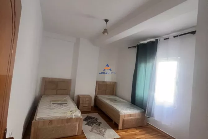 Shtepi me qera Apartament ne Tirane, 2+1, Mobilimi E mobiluar, Pagesa 550  Euro.
