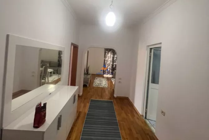 Shtepi me qera 2+1 ne Tirane - 550 Euro