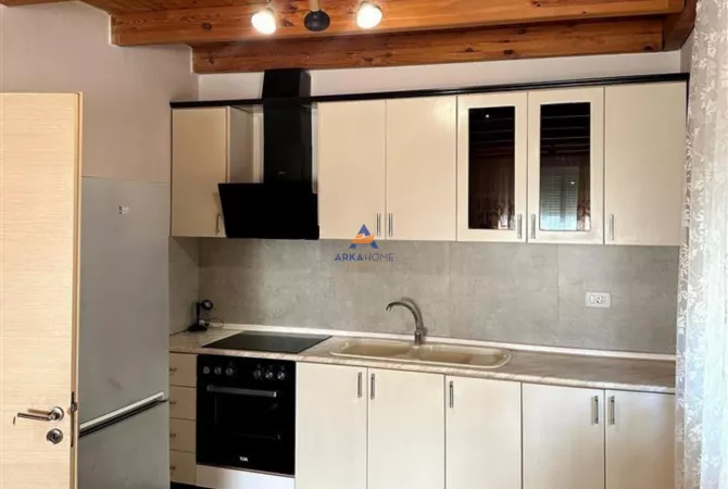 Shtepi me qera 2+1 ne Tirane - 54,000 Leke