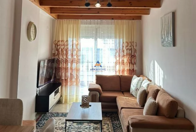 Shtepi me qera 2+1 ne Tirane - 54,000 Leke