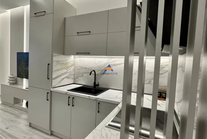 Shtepi ne shitje Apartament ne Tirane, 1+1, Mobilimi E mobiluar, Pagesa 85,000  Euro.