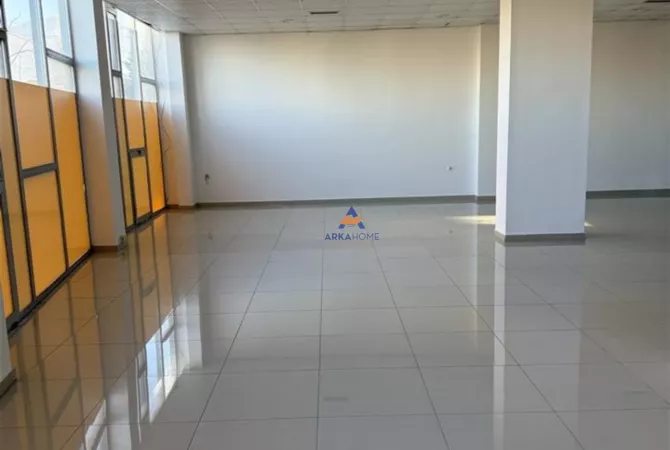 Business Property for Rent 1+1 in Tirana - 70,000 Leke