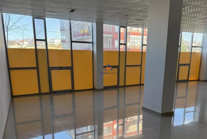 Business Property for Rent 1+1 in Tirana - 70,000 Leke