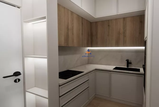 Shtepi ne shitje Apartament ne Tirane, 1+1, Mobilimi E mobiluar, Pagesa 136,000  Euro.