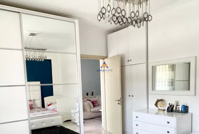 Shtepi me qera Apartament ne Tirane, 2+1, Mobilimi E mobiluar, Pagesa 700  Euro.