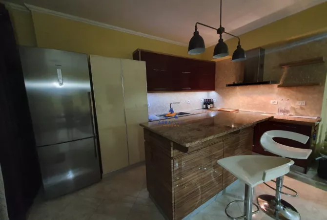 Casa in affitto 3+1 a Tirana - 800 Euro