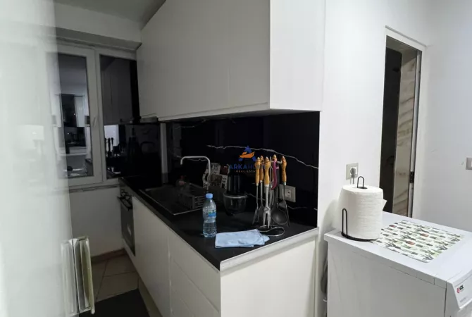 Shtepi me qera Apartament ne Tirane, 2+1, Mobilimi E mobiluar, Pagesa 700  Euro.