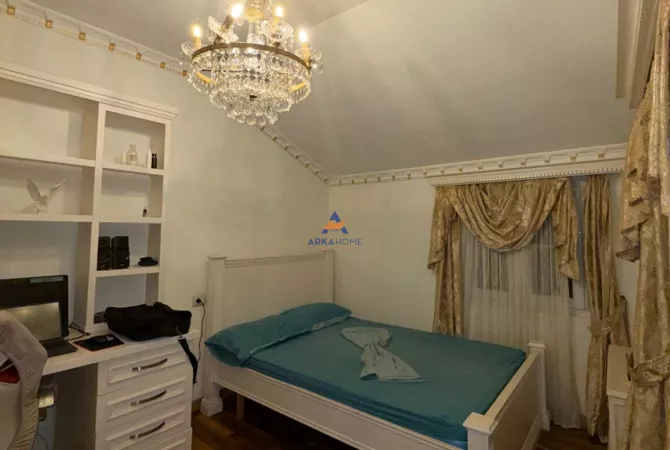 Shtepi ne shitje Vila Luksoze ne Tirane, 5+1, Mobilimi E mobiluar, Pagesa 680,000  Euro.