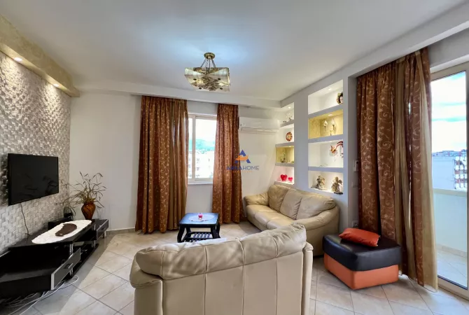 Shtepi me qera 2+1 ne Tirane - 800 Euro