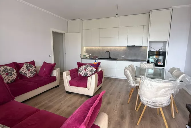 Shtepi me qera 2+1 ne Tirane - 570 Euro