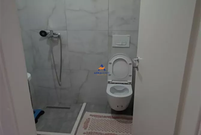 Shtepi ne shitje Apartament ne Tirane, 2+1, Mobilimi Bosh, pa mobiluar, Pagesa 170,000  Euro.