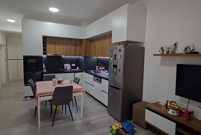 Shtepi ne shitje 2+1 ne Tirane - 170,000 Euro