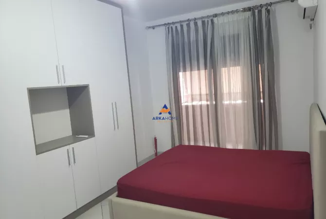 Shtepi me qera 3+1 ne Tirane - 671 Euro