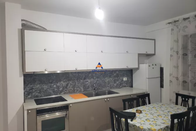 Shtepi me qera 3+1 ne Tirane - 671 Euro