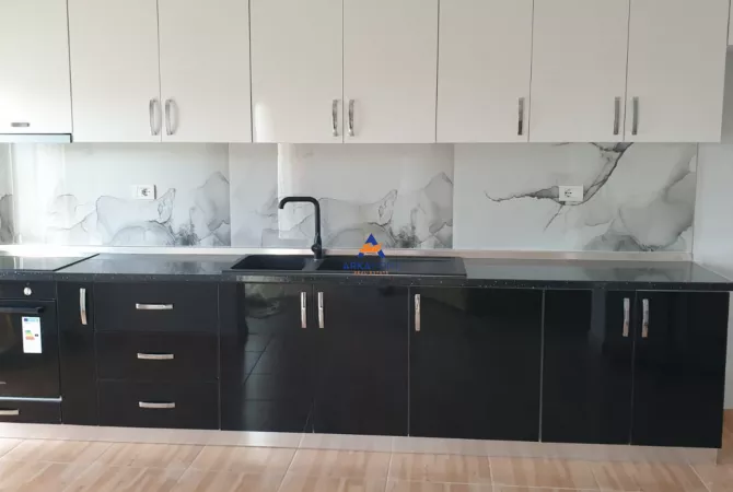 Shtepi me qera 3+1 ne Tirane - 650 Euro