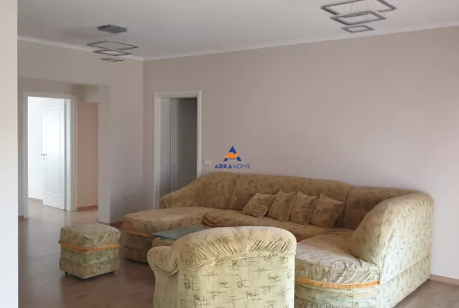 Shtepi me qera 3+1 ne Tirane - 650 Euro