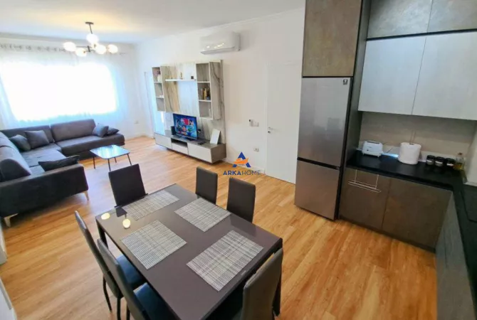 Shtepi me qera 2+1 ne Tirane - 1,250 Euro