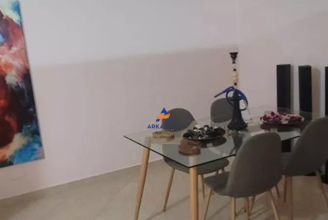 Shtepi ne shitje Apartament ne Tirane, 1+1, Mobilimi E mobiluar, Pagesa 98,000  Euro.