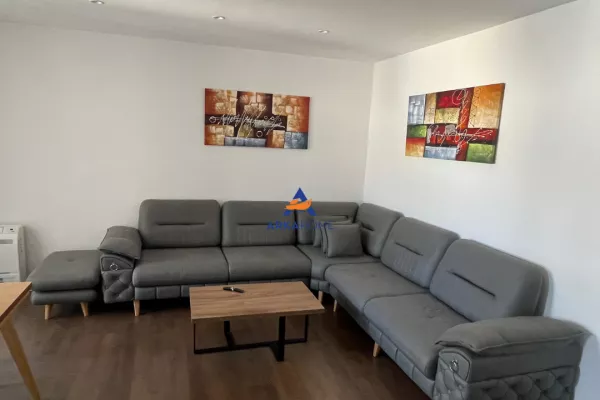 Shtepi me qera 2+1 ne Tirane - 1,000 Euro
