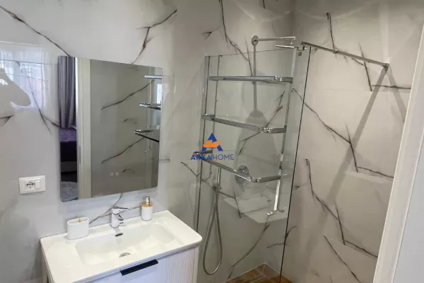 Shtepi me qera Apartament ne Tirane, 2+1, Mobilimi E mobiluar, Pagesa 1,000  Euro.