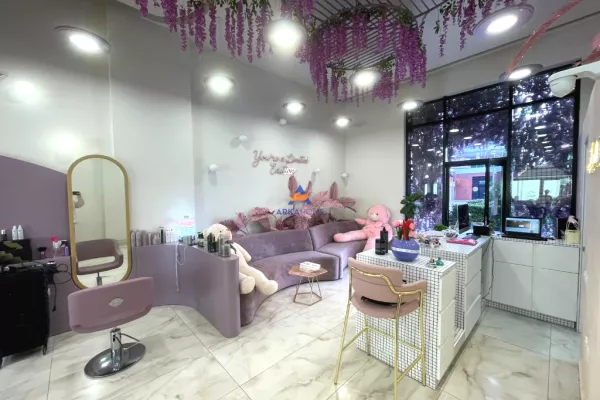 Ambiente Commerciale in Vendita 1+1 a Tirana - 70,000 Euro