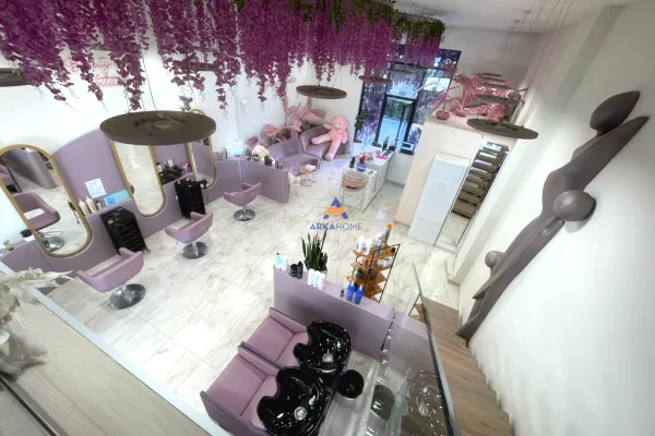 Ambiente Commerciale in Vendita 1+1 a Tirana - 70,000 Euro