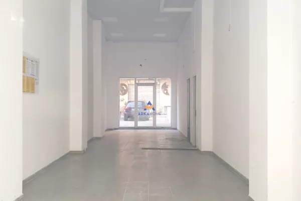 Ambient biznesi me qera 3+1 ne Tirane - 1,200 Euro