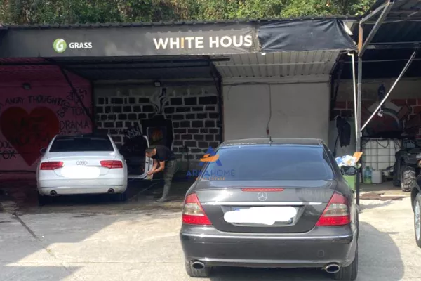 Business Property for Rent 6+1 in Tirana - 1,000 Euro