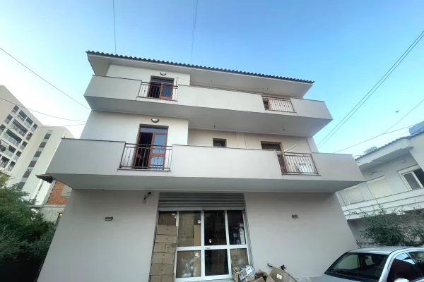 Shtepi ne shitje 4+1 ne Tirane - 100,000 Euro