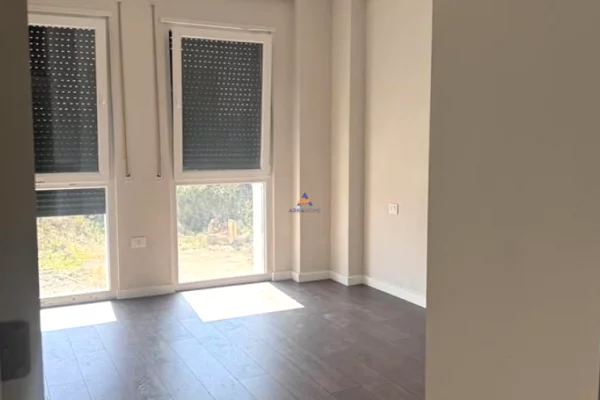 Shtepi me qera Apartament ne Tirane, 2+1, Mobilimi E mobiluar, Pagesa 650  Euro.