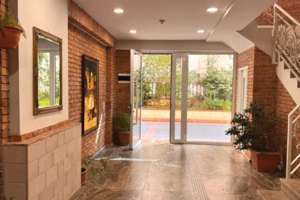 Business Property for Rent 3+1 in Tirana - 780 Euro