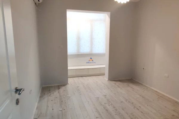 Shtepi me qera 3+1 ne Tirane - 800 Euro