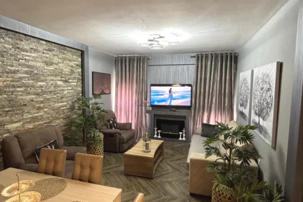 Shtepi me qera 2+1 ne Tirane - 700 Euro