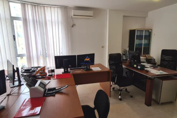 Business Property for Rent 3+1 in Tirana - 700 Euro