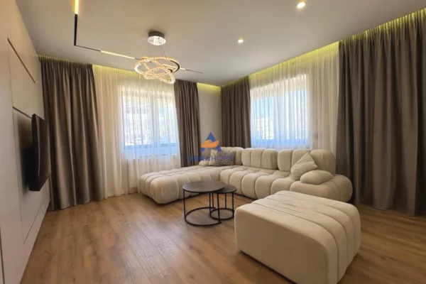 Shtepi ne shitje 2+1 ne Tirane - 300,000 Euro