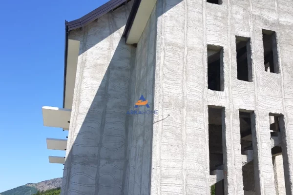 Business Property in Sale 5+1 in Elbasan - 1,300,000 Euro