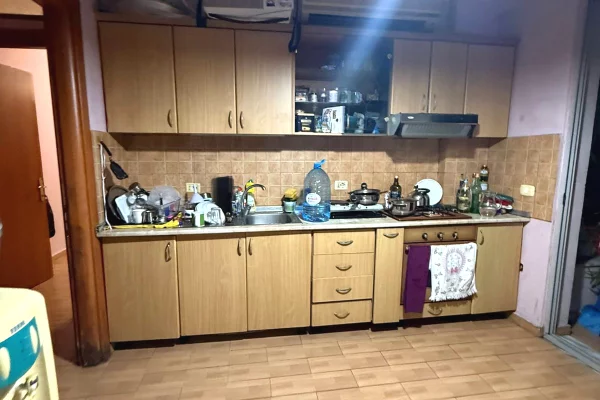 Shtepi me qera 2+1 ne Tirane - 500 Euro