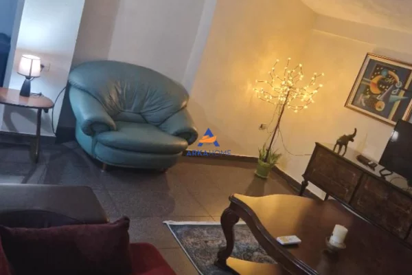 Shtepi me qera 2+1 ne Tirane - 518 Euro