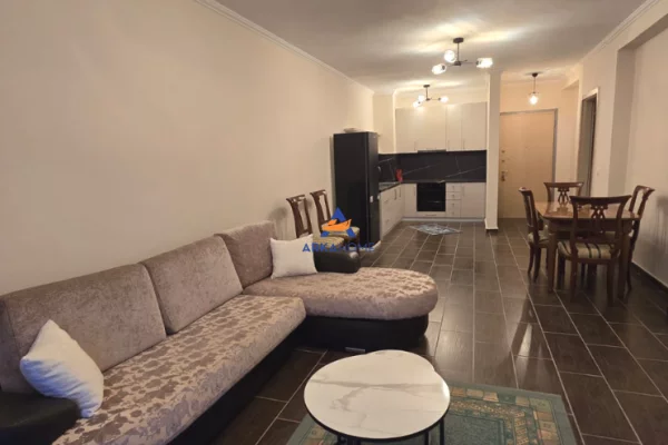 Shtepi me qera 2+1 ne Tirane - 500 Euro