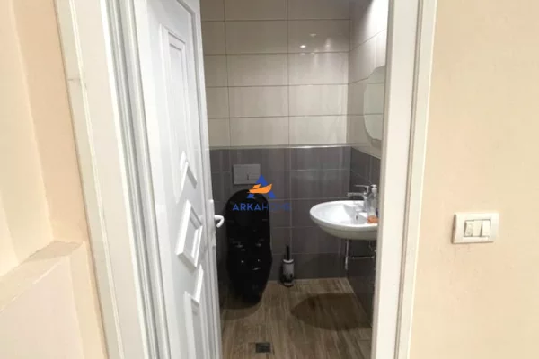 Ambient biznesi ne shitje 3+1 ne Tirane - 450,000 Euro