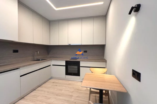 Shtepi me qera 3+1 ne Tirane - 1,973 Euro