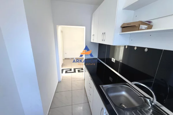 Business Property for Rent 3+1 in Tirana - 800 Euro