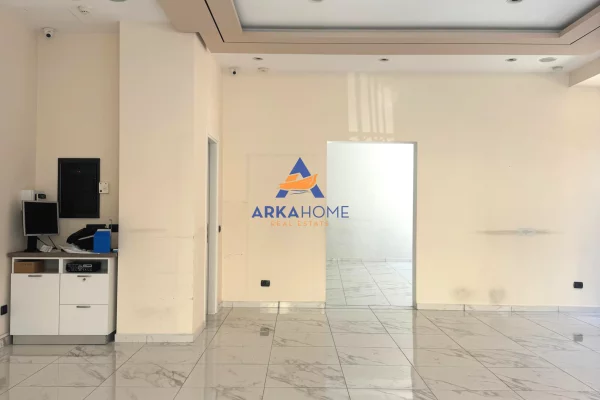 Business Property for Rent 1+1 in Tirana - 2,750 Euro