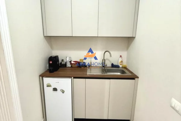 Business Property for Rent 3+1 in Tirana - 650 Euro