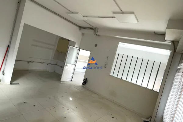 Business Property for Rent 3+1 in Tirana - 700 Euro