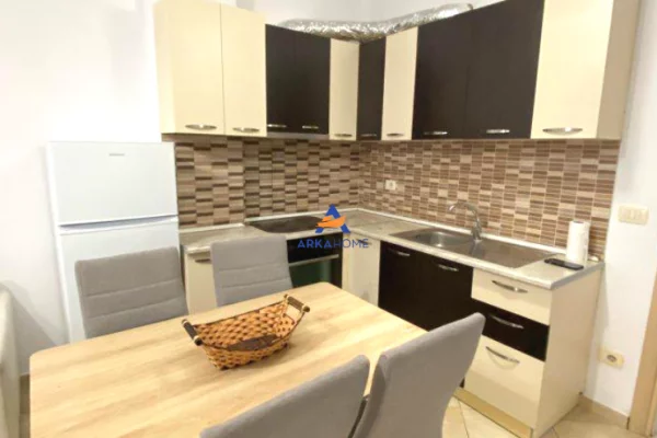 Shtepi me qera 2+1 ne Tirane - 550 Euro