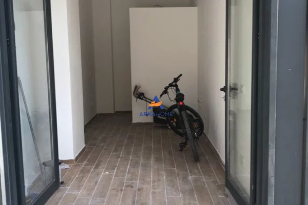 Business Property for Rent 3+1 in Tirana - 415 Euro