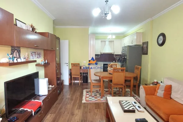 Shtepi ne shitje 2+1 ne Tirane - 140,000 Euro